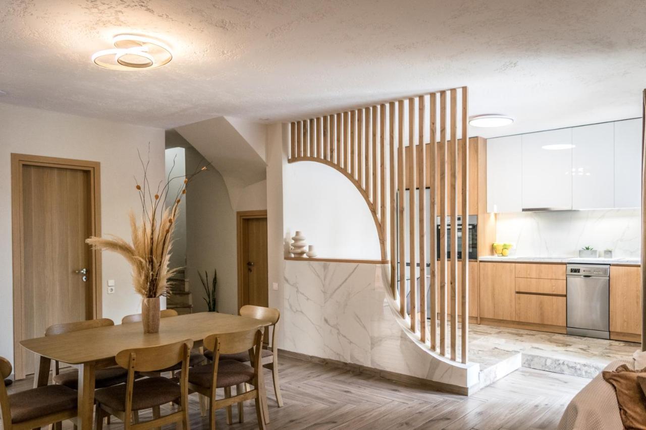 Niriides Luxury Villas ヘルソニソス エクステリア 写真