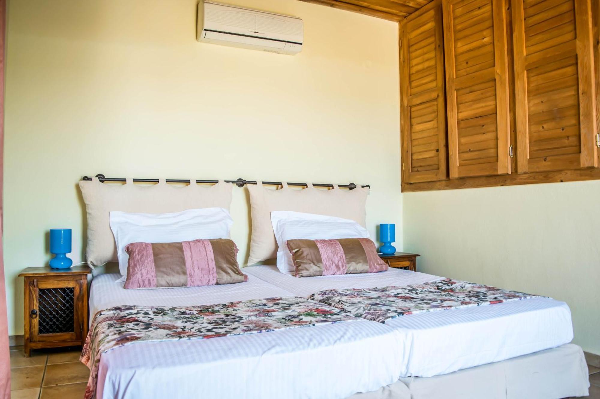 Niriides Luxury Villas ヘルソニソス エクステリア 写真